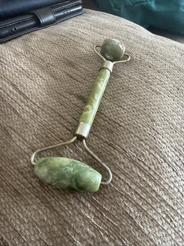 Jade face massage roller - face,