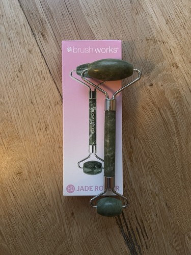 Brush works jade - jade, for