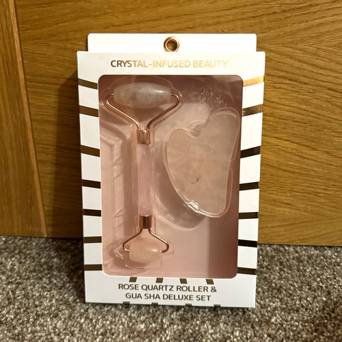 Rose quartz face roller - rose,